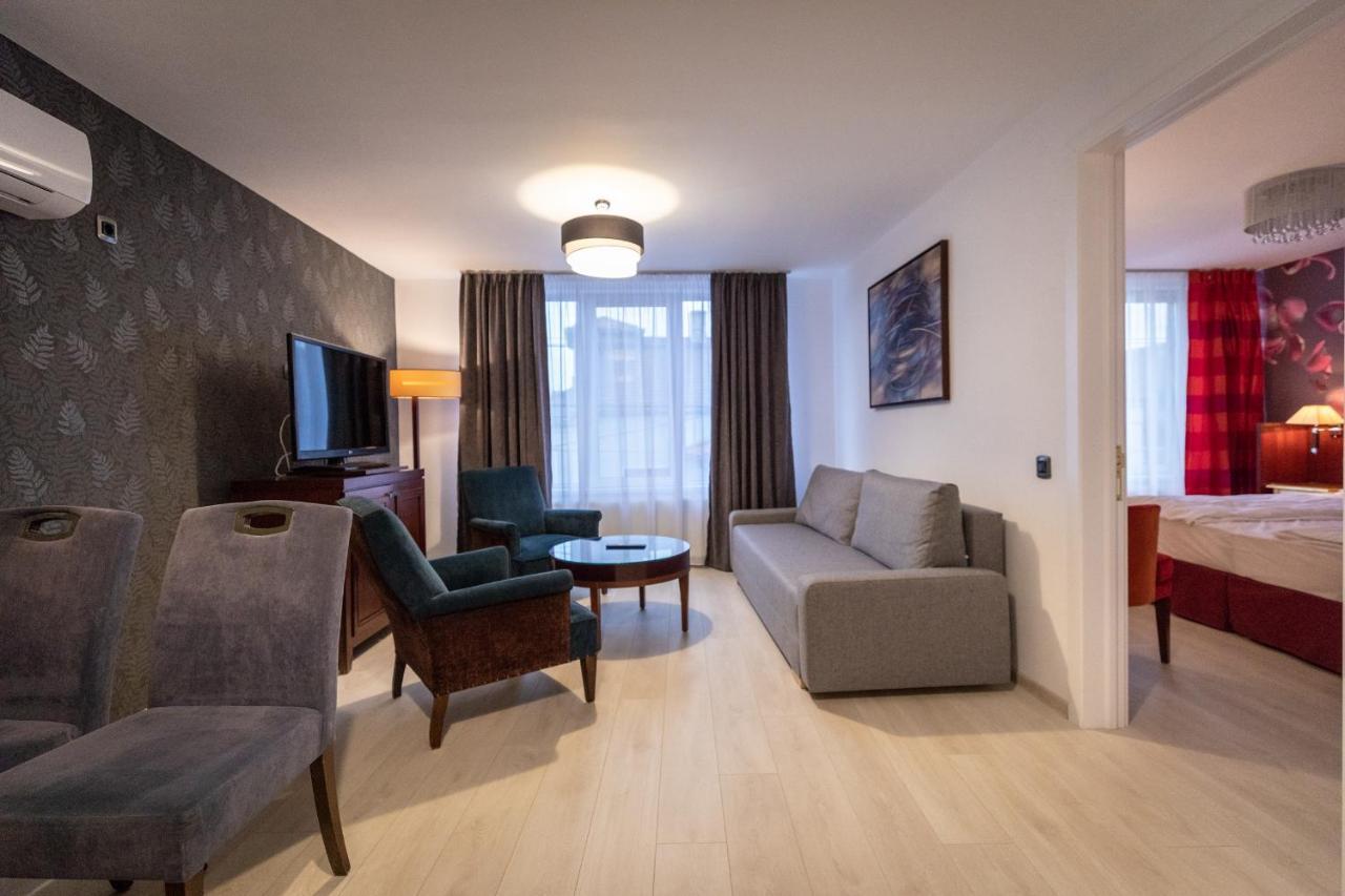 Derby Apart Hotel Alba Iulia Exterior photo