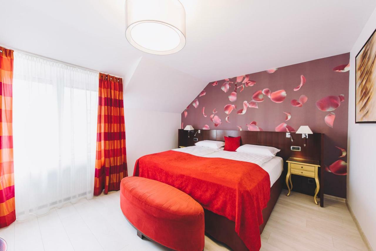 Derby Apart Hotel Alba Iulia Room photo