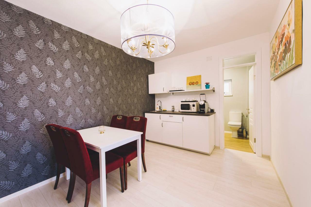 Derby Apart Hotel Alba Iulia Exterior photo