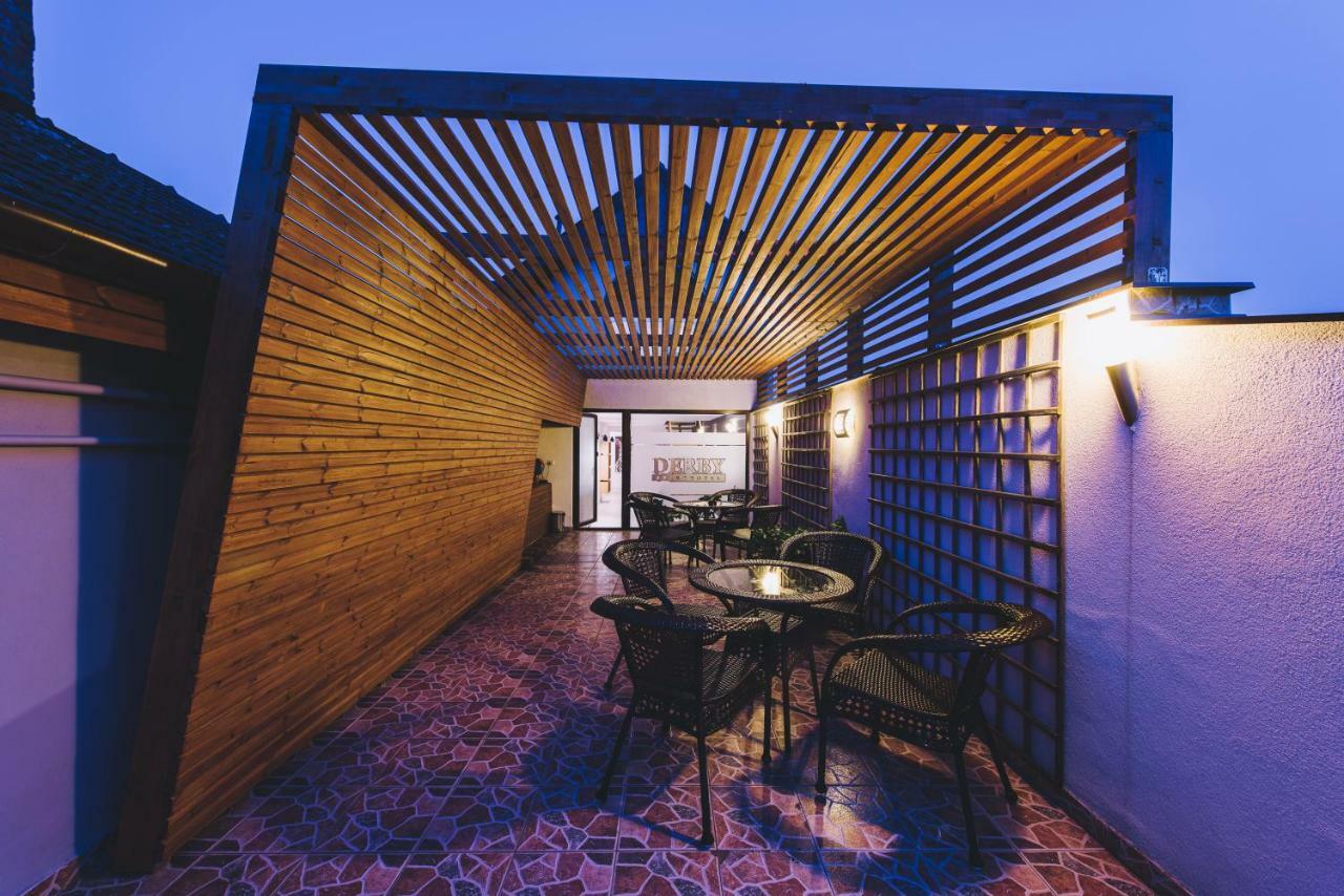 Derby Apart Hotel Alba Iulia Exterior photo