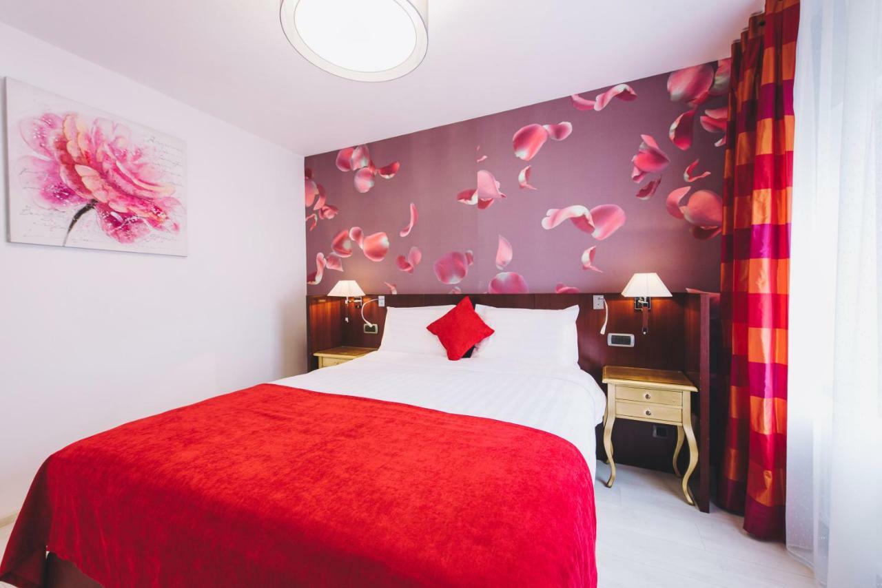 Derby Apart Hotel Alba Iulia Exterior photo